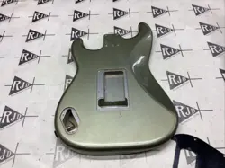 GUITAR BODY GOLD