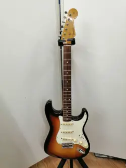 FENDER JAPAN ST62-60DMC 3TS ELECTRIC GUITAR USED