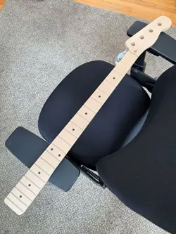 ALLPARTS REPLACEMENT NECK FOR TELECASTER BASS / 1951 PRECISION BASS - FENDER