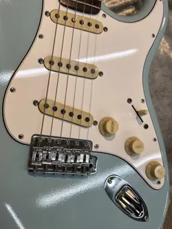 FENDER GRAY