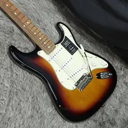 FENDER LIMITED EDITION PLAYER STRATOCASTER ROASTED PF 3 TONE SUNBURST NO.YG930
