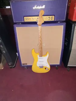 1979 FENDER STRATOCASTER HARDTAIL INTERNATIONAL COLORS MONACO YELLOW