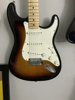 2009 FENDER STRATOCASTER STANDARD SUNBURST MEXICO MIM ELECTRIC GUITAR EXCELLENT