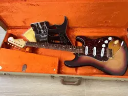 VAUGHAN STRATOCASTER FROM