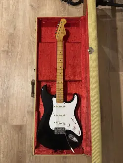 1995 FENDER AMERICAN STANDARD STRATOCASTER WITH MAPLE FRETBOARD BLACK