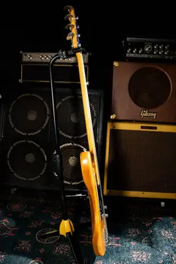 PRECISION BASS *FRETLESS*