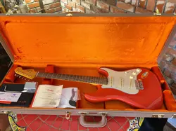 FENDER AMERICAN VINTAGE II '61 STRATOCASTER - FIESTA RED
