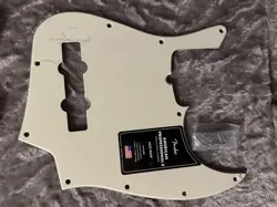 FENDER AMERICAN PROFESSIONAL II JAZZ BASS 3-PLY PICKGUARD USA STANDARD
