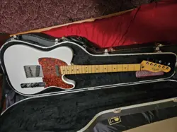 FENDER TELECASTER GUITAR - NEEDS PICKUP