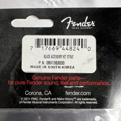 BLACK STRAT STRATOCASTER