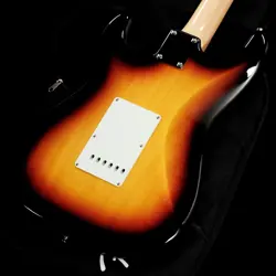 FENDER TRADITIONAL II 60S STRATOCASTER 3 TONE SUNBURST
