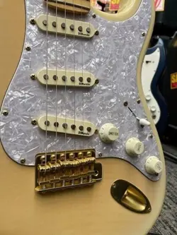 FENDER JAPAN STR-RK SWS RICHIE KOTZEN SEE THROUGH WHITE SUNBURST ELECTRIC GUITAR