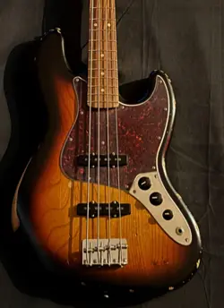 FENDER ROAD WORN 60S JAZZ BASS ELECTRIC BASS GUITAR