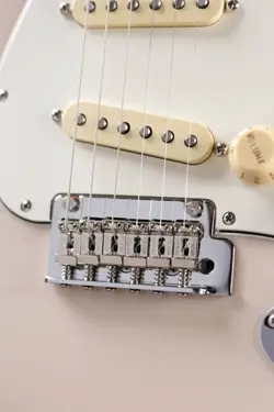 FENDER PLAYER II STRATOCASTER, ROSEWOOD FINGERBOARD - WHITE BLONDE