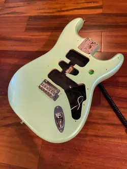 GREEN STRAT STRATOCASTER