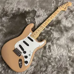 FENDER MADE IN JAPAN TRADITIONAL STRATOCASTER - SAHARA TAUPE (LIMITED COLOR)