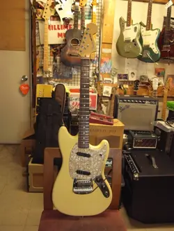 FENDER AMERICAN PERFORMER MUSTANG 2019 ELECTRIC GUITAR