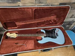 2017 FENDER AMERICAN PROFESSIONAL STRATOCASTER SONIC GRAY WITH OHSC