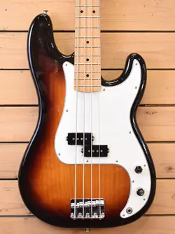 FENDER MEXICO PLAYER PRECISION BASS USED 2018 ALDER BODY MAPLE NECK W/GIG CASE