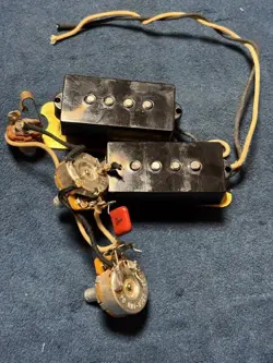 2004 FENDER USA PRECISION BASS PICKUP SET / AMERICAN VINTAGE PRECISION BASS 62S