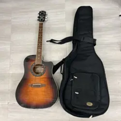 DREADNOUGHT GUITAR SUNBURST