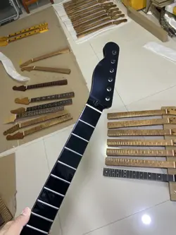 HAND 22FRETS BLACK