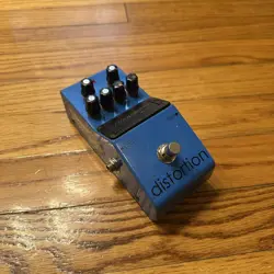 FENDER STARCASTER DISTORTION PEDAL, GUITAR EFFECTS PEDAL