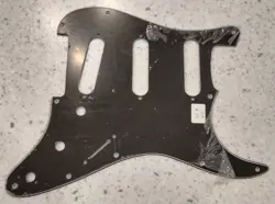 MIGHTY MITE GUITAR PICKGUARD IN BLACK FITS FENDER USA / MEX S-S-S STRAT