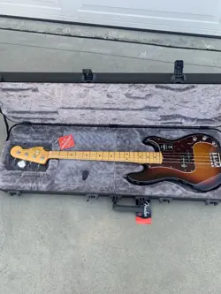 FENDER AMERICAN PRECISION BASS MAPLE NECK, 3 COLOR SUNBUST 