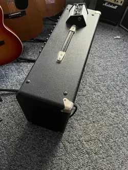 FRONTMAN 212R GUITAR