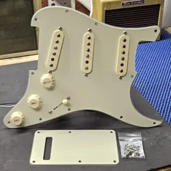 2018 FENDER AMERICAN PROFESSIONAL STRAT LOADED PICKGUARD USA V-MOD PICKUPS
