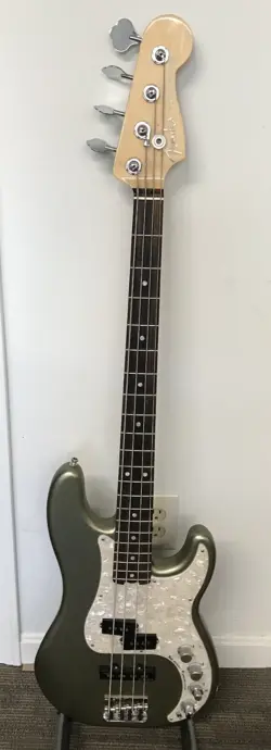 FENDER AMERICAN ELITE PRECISION BASS