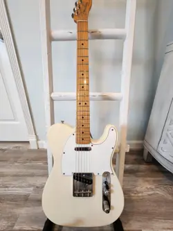 FENDER CLASSIC SERIES '50S TELECASTER