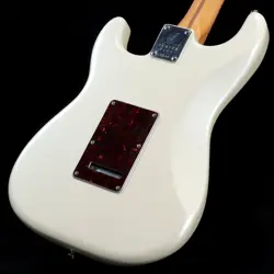FENDER PLAYER PLUS STRATOCASTER MAPLE OLYMPIC PEARL (WEIGHT  3.67KG)