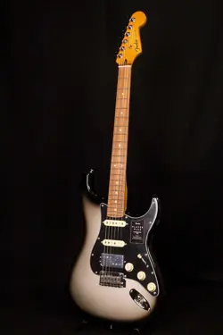 FENDER PLAYER PLUS STRATOCASTER HSS PAU FERRO FINGERBOARD SILVERBURST  S N MXS