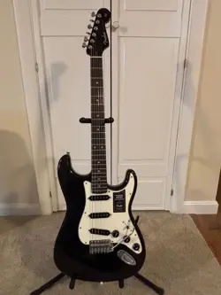 RARE USED FENDER STRATOCASTER PLAYER SERIES ALL BLACK GUITAR