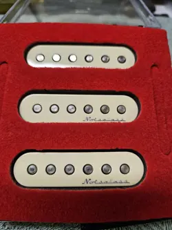 FENDER HOT NOISELESS PICKUPS  0992105000