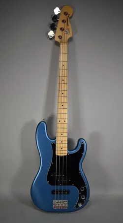 2021 FENDER AMERICAN PERFORMER PRECISION BASS SATIN LAKE PLACID BLUE FINISH