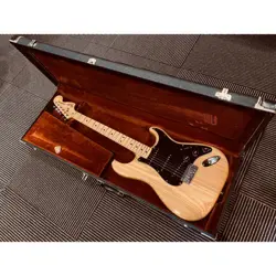 VINTAGE 1979 MADE FENDER USA STRATOCASTER NO.LG775
