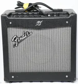 FENDER MUSTANG I V.2 20W GUITAR AMP COMBO BLACK USB PORT