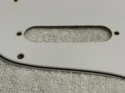 WHITE PICKGUARD NO