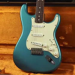 FENDER AMERICAN VINTAGE THIN LACQUER '62 STRATOCASTER 2002 ELECTRIC GUITAR