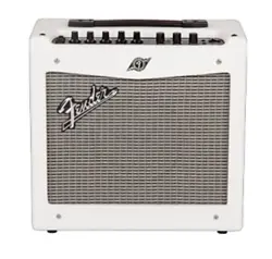 WHITE LIMITED FENDER MUSTANG I (V.2) 20W RMS 1X8