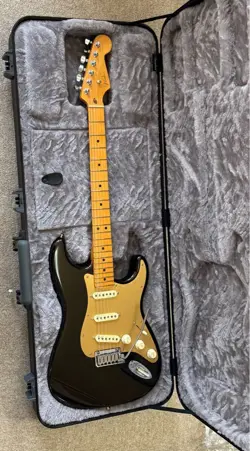 ELECTRIC GUITAR FENDER STRATOCASTER MAPLE FINGERBOARD TEXAS TEA S/N US22046098