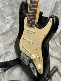 SQUIER BY FENDER MINI STRATOCASTER USED POPLAR BODY BLACK W/SOFT CASE