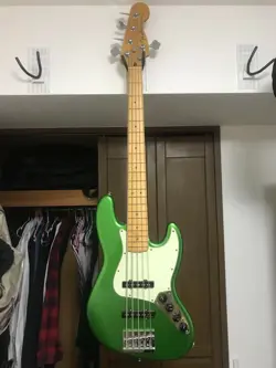5-STRING BASS FROM