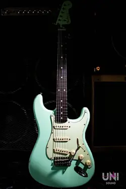 FENDER  1960 STRATOCASTER RELIC MATCHING HEAD SURF GREEN 2011