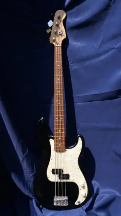 BLACK FENDER STANDARD PRECISION BASS MADE IN MEXICO 1996 USED