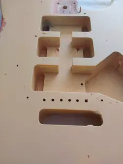 FENDER STRAT OPEN