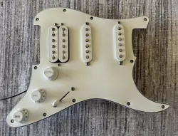 FENDER FAT STRAT LOADED PICKGUARD